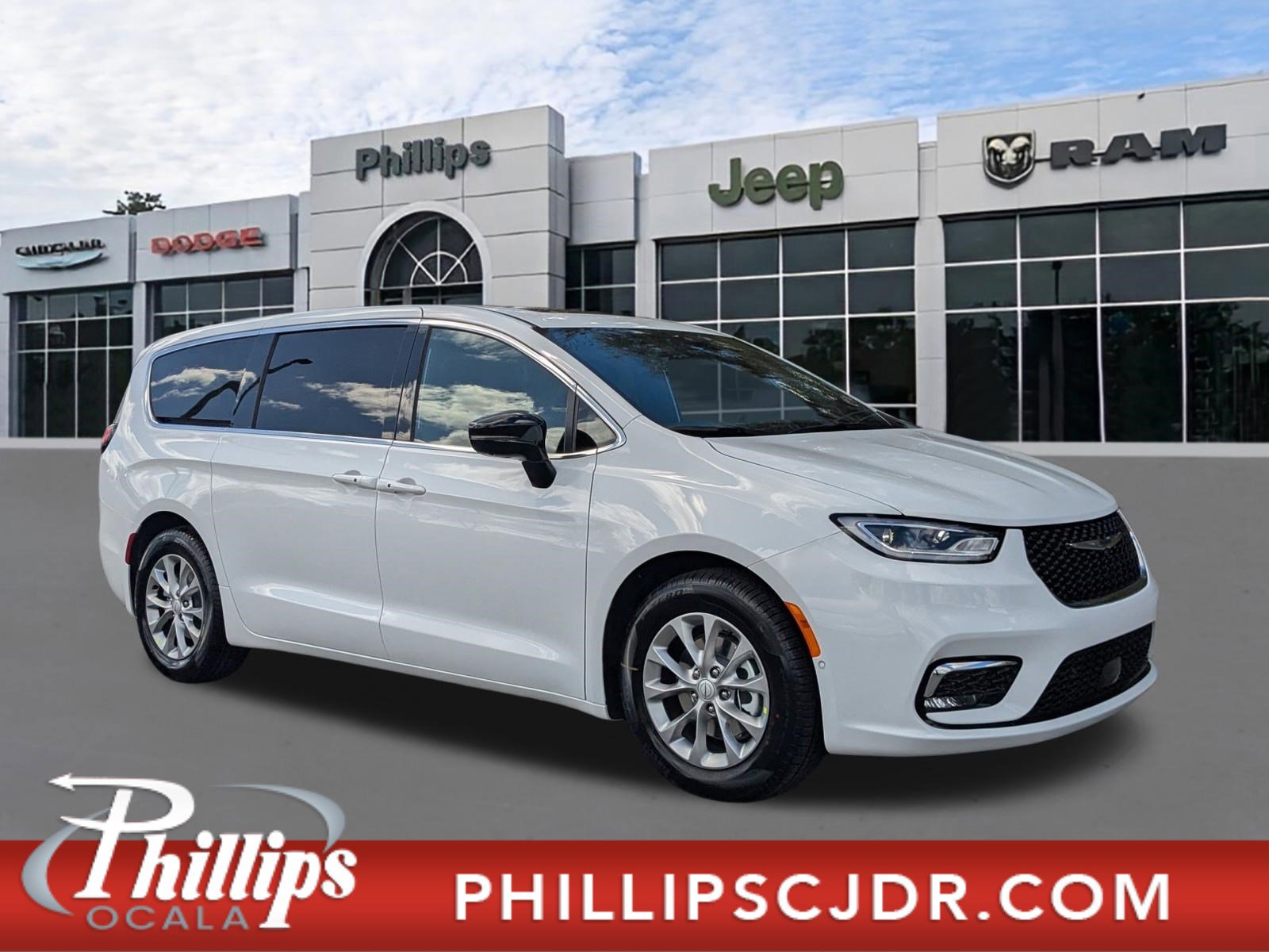 New 2026 Chrysler Pacifica Limited image 1