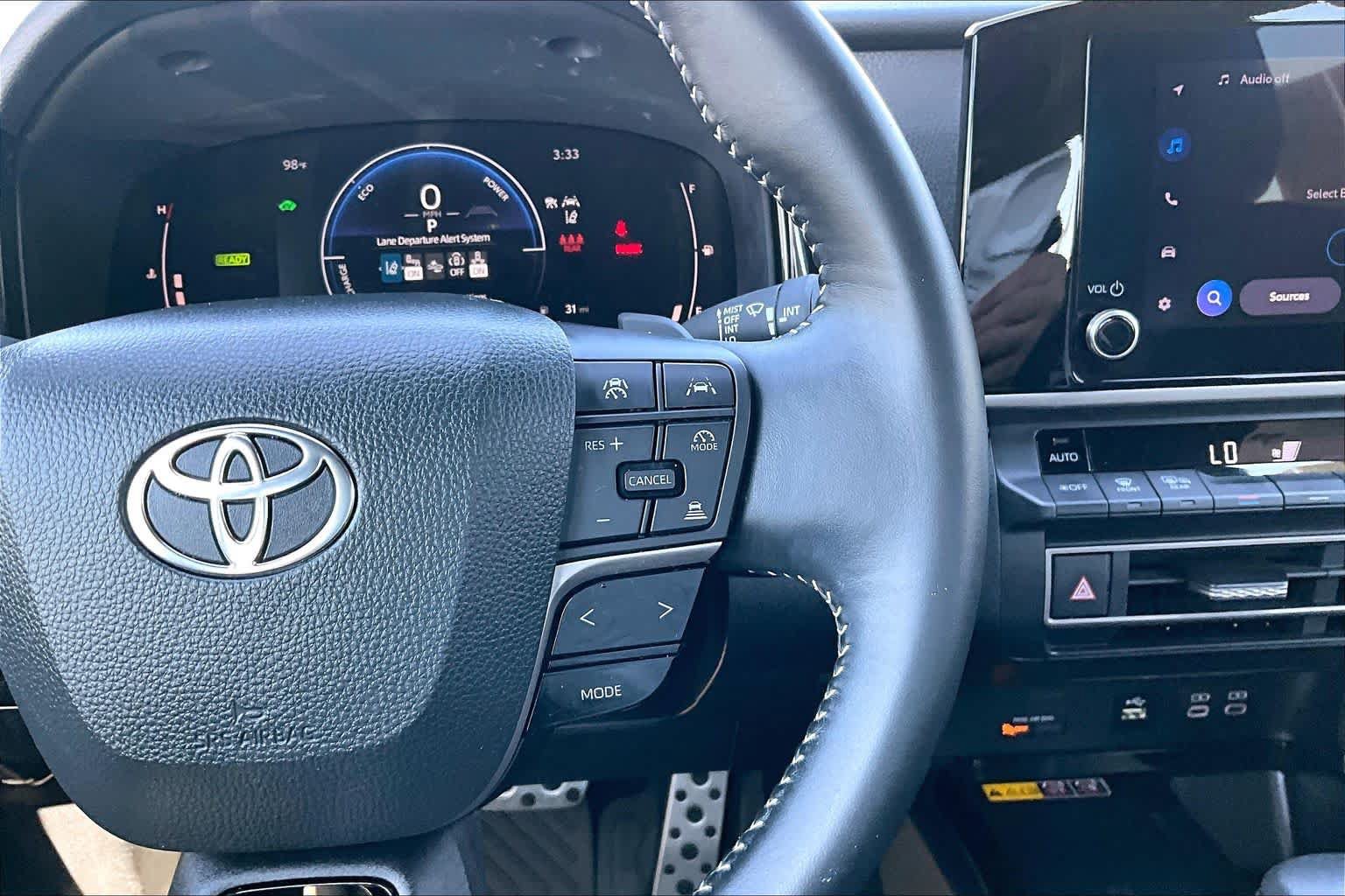 Certified 2025 Toyota Camry SE FWD image 24
