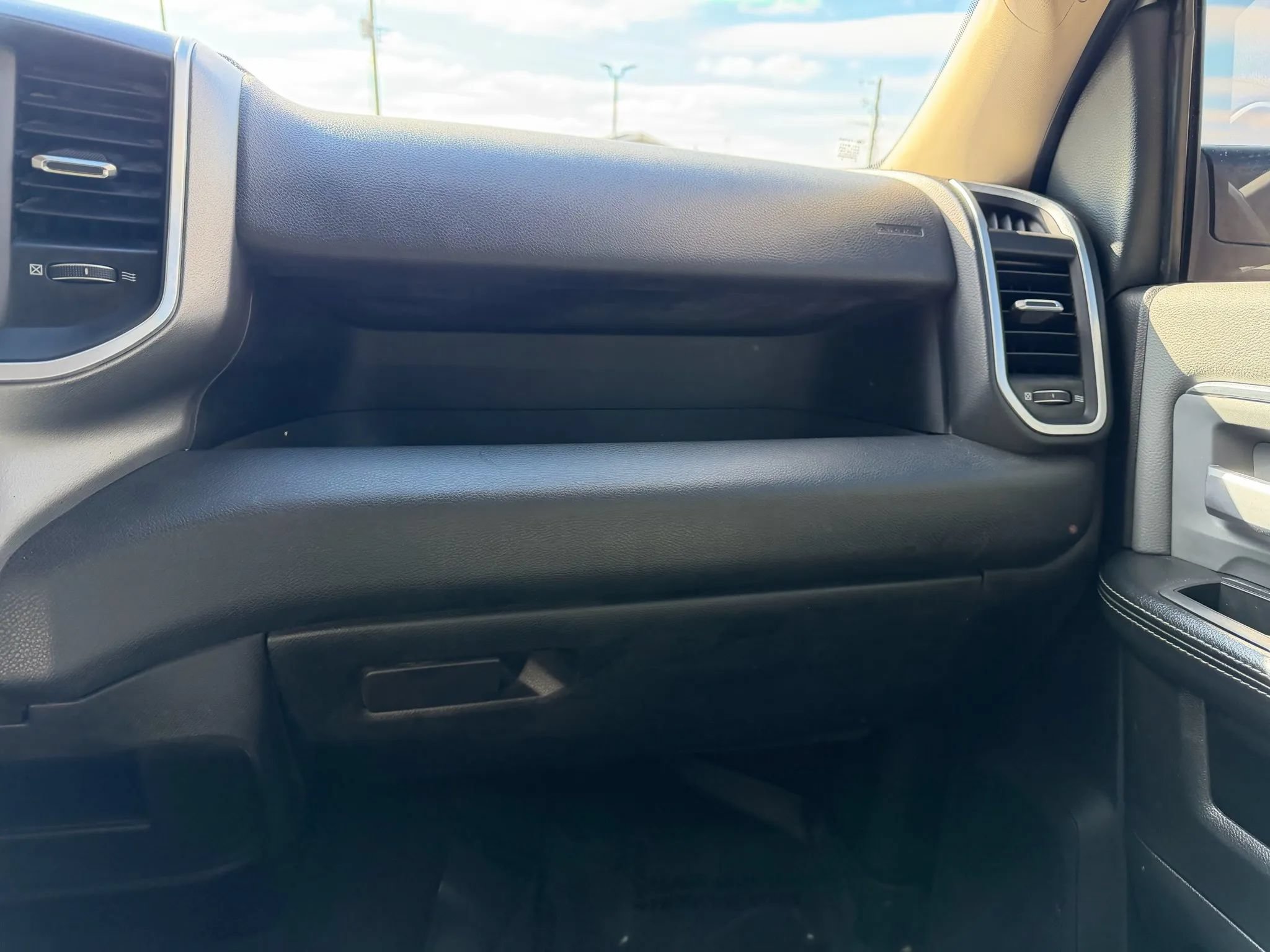 Used 2020 RAM 3500 SLT w/ Quick Order Package 2YG SLT AWD/4WD image 34