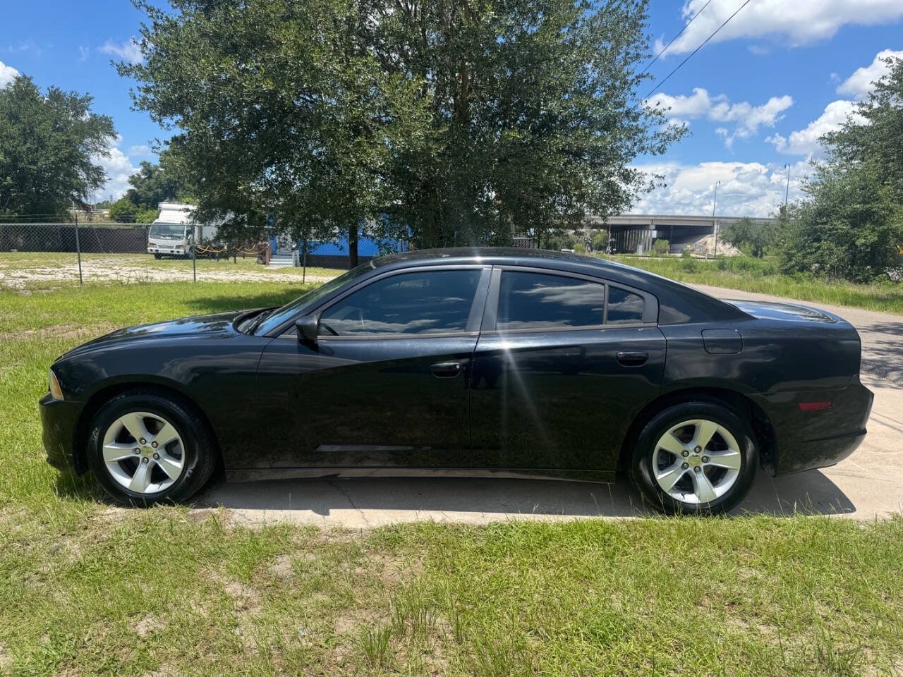 Used 2013 Dodge Charger SE w/ Connectivity Group RWD image 6