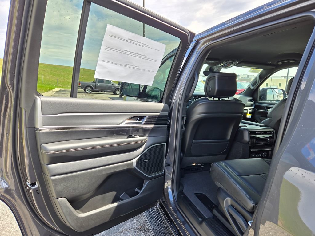 New 2026 Jeep Grand Wagoneer Limited AWD/4WD image 25
