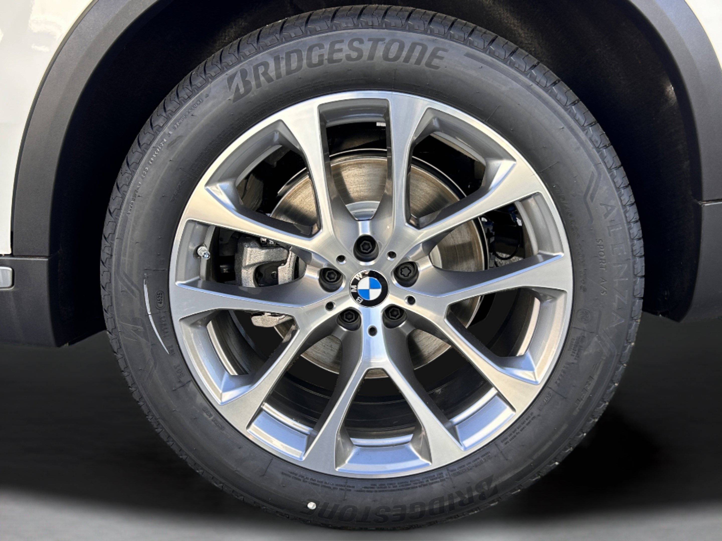 Used 2026 BMW X5 sDrive40i w/ Premium Package RWD image 32