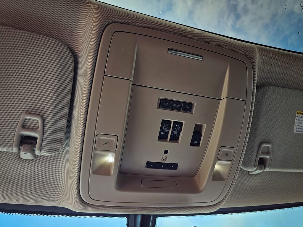 Used 2016 Chevrolet Silverado 2500 LTZ w/ LTZ Plus Package image 33