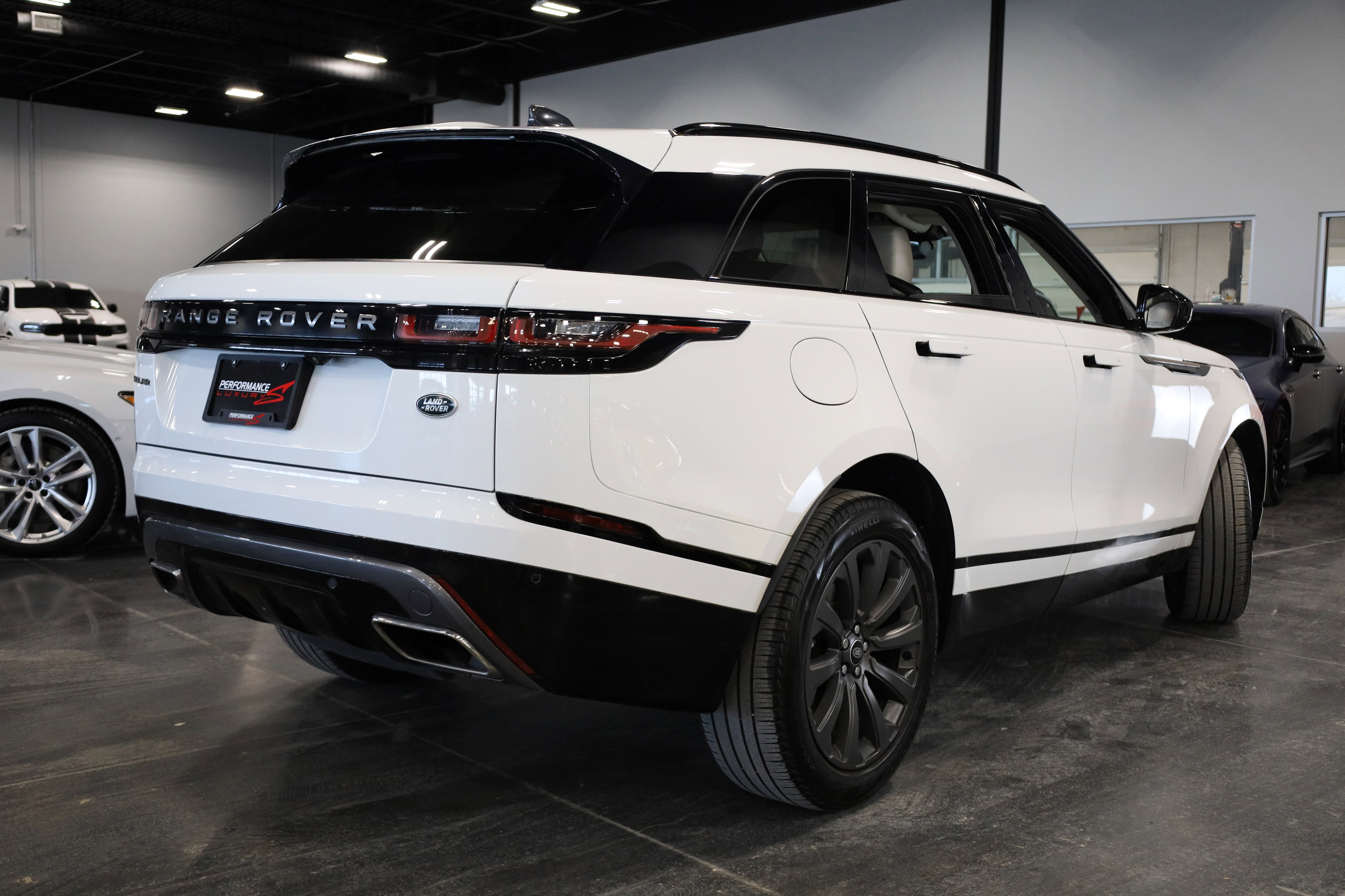 Used 2023 Land Rover Range Rover Velar R-Dynamic S image 6