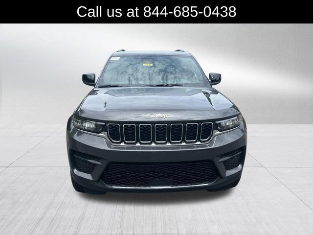 New 2026 Jeep Grand Cherokee Laredo X RWD video 2