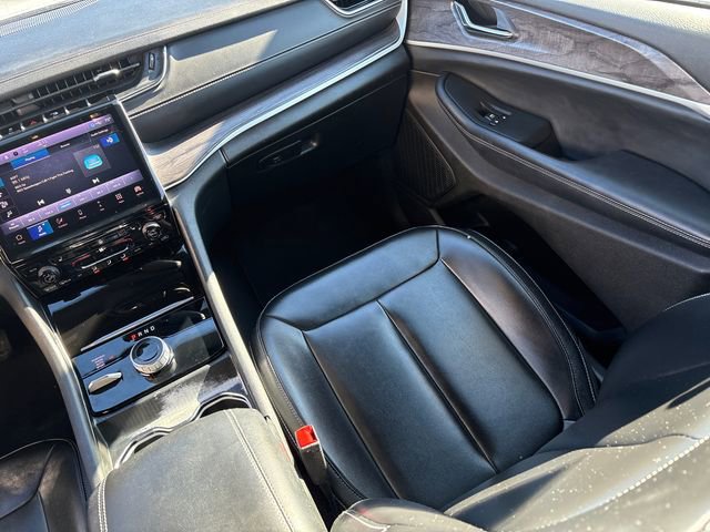 Used 2024 Jeep Grand Cherokee Limited AWD/4WD image 23