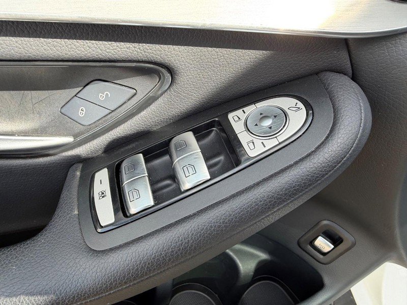 Used 2019 Mercedes-Benz GLC 300 4MATIC image 20