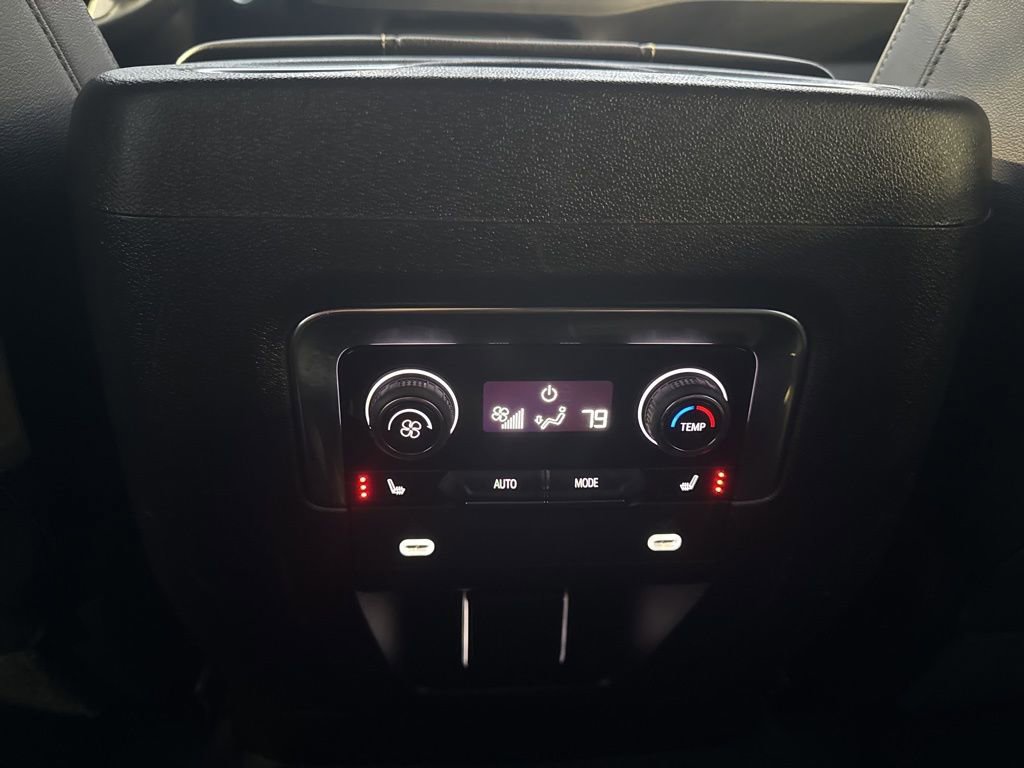 Used 2023 Chevrolet Suburban Premier image 14