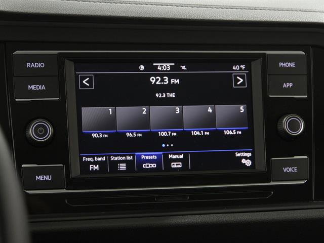 Used 2023 Volkswagen Jetta SE image 10