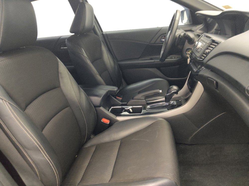 Used 2017 Honda Accord Sport image 21