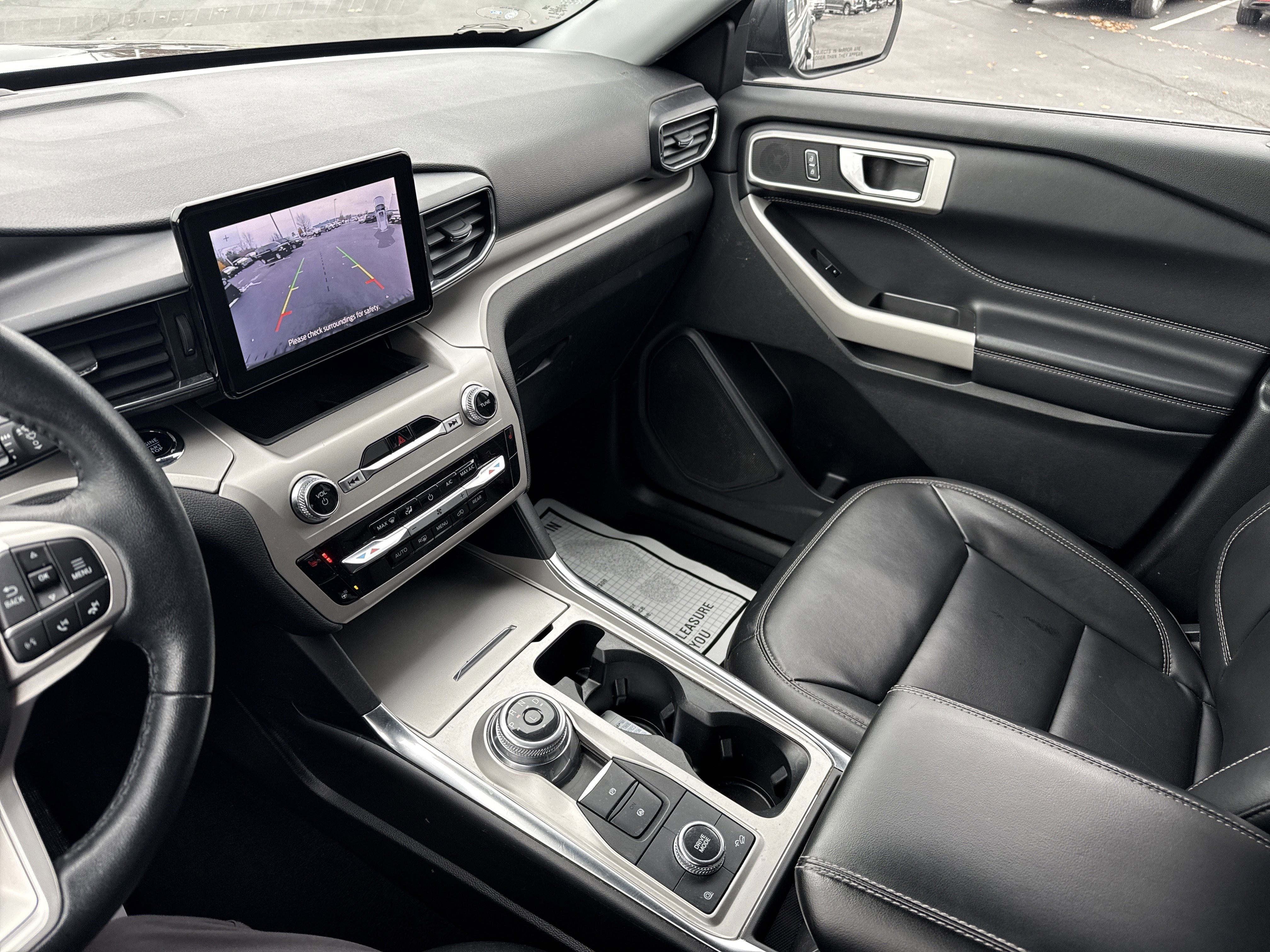 Used 2022 Ford Explorer XLT w/ Equipment Group 202A image 30