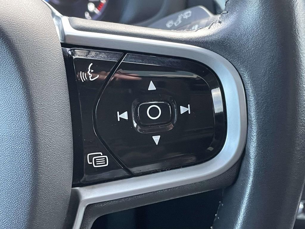 Used 2021 Volvo V60 T5 Cross Country image 11