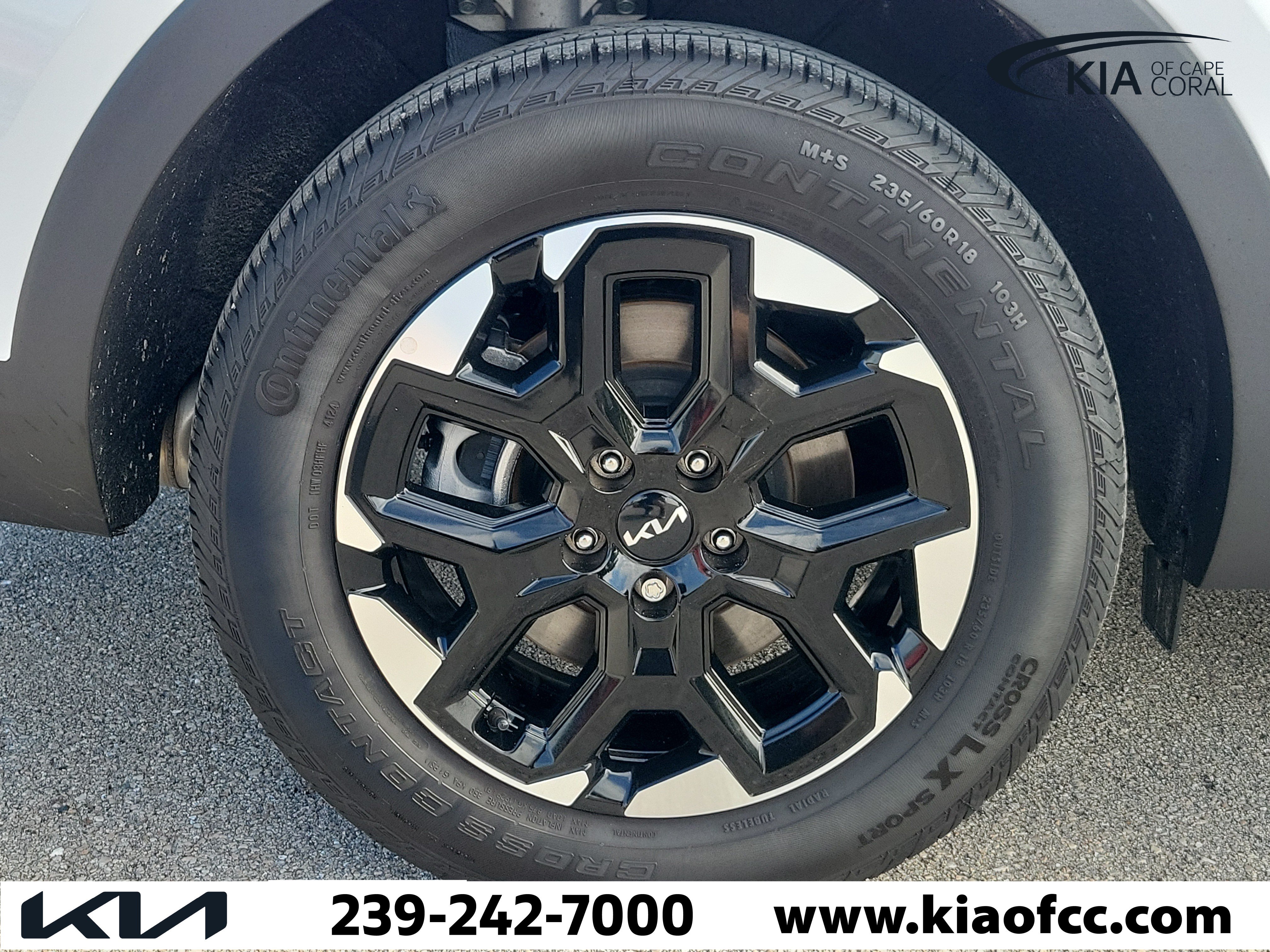 Certified 2025 Kia Sorento S w/ Panoramic Sunroof Package FWD image 9