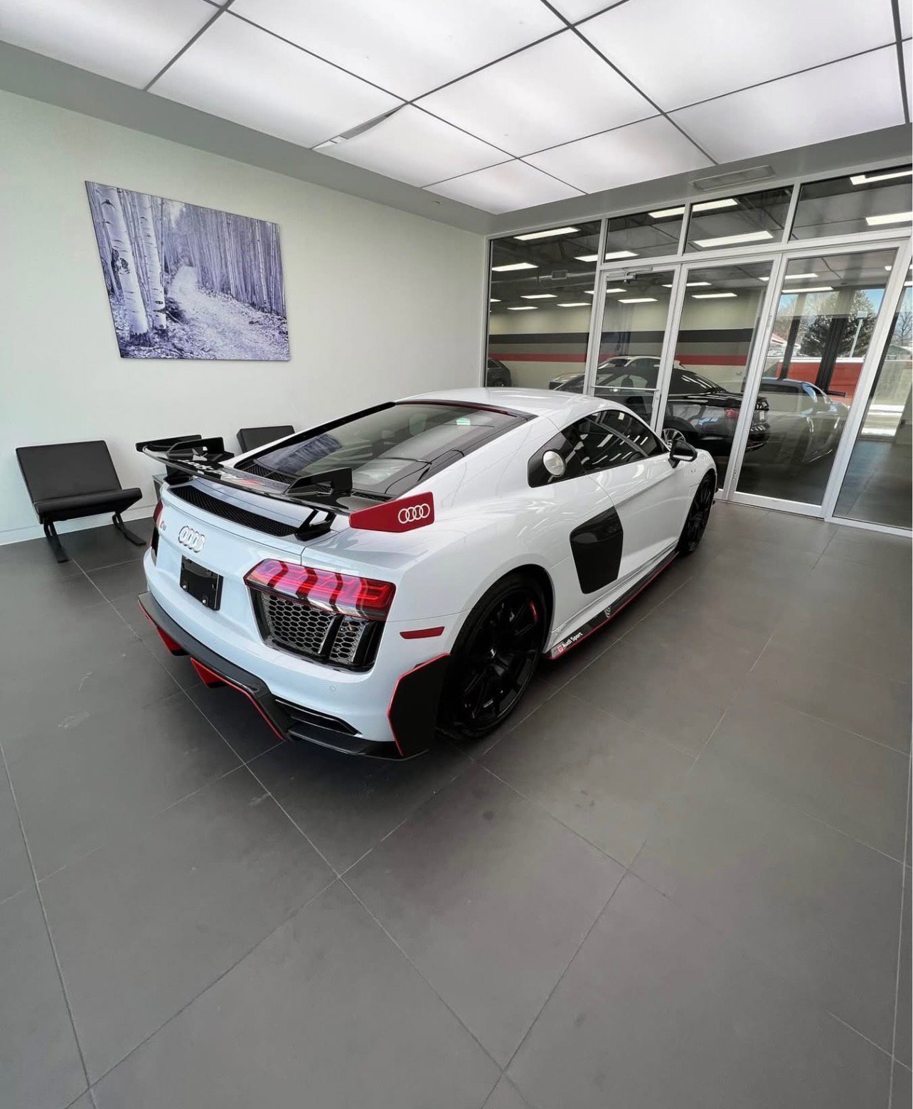 Used 2018 Audi R8 V10 plus w/ Full Leather Package image 7