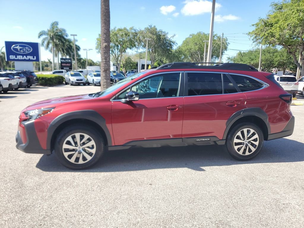 Used 2025 Subaru Outback Premium AWD/4WD image 2