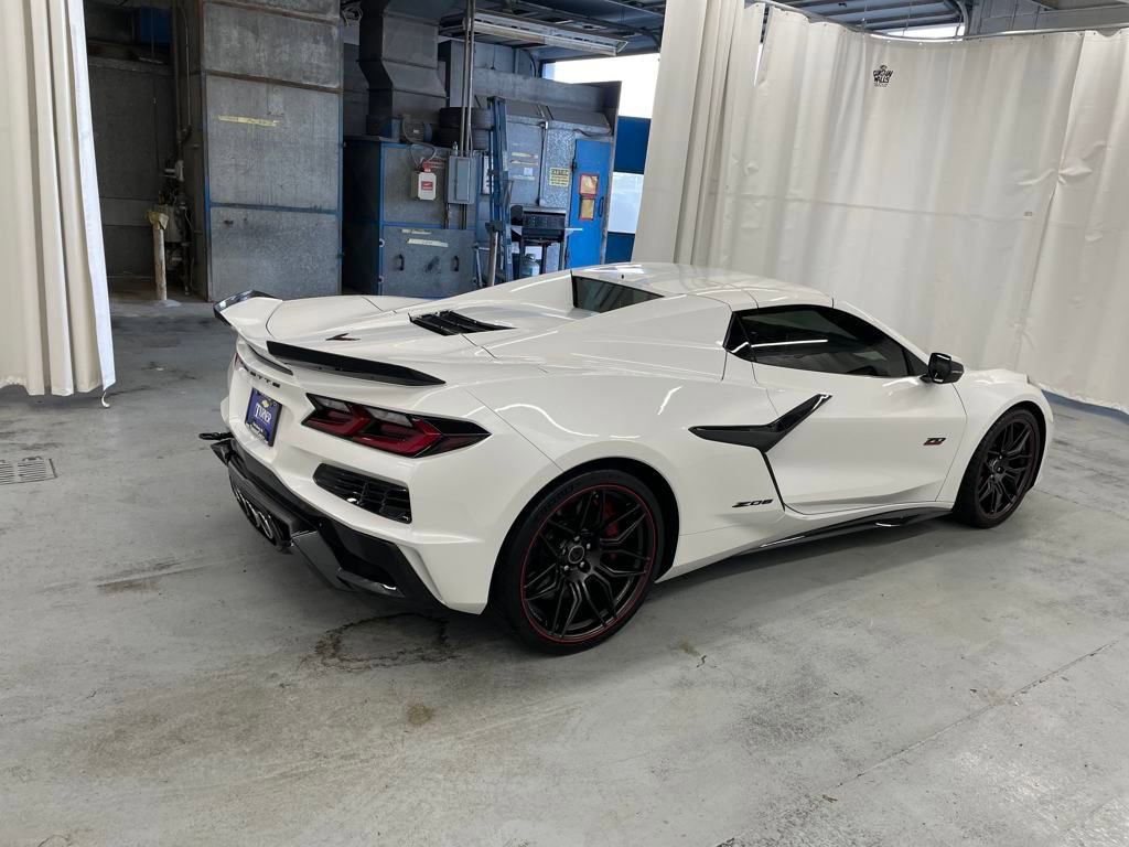 Used 2023 Chevrolet Corvette Z06 image 5