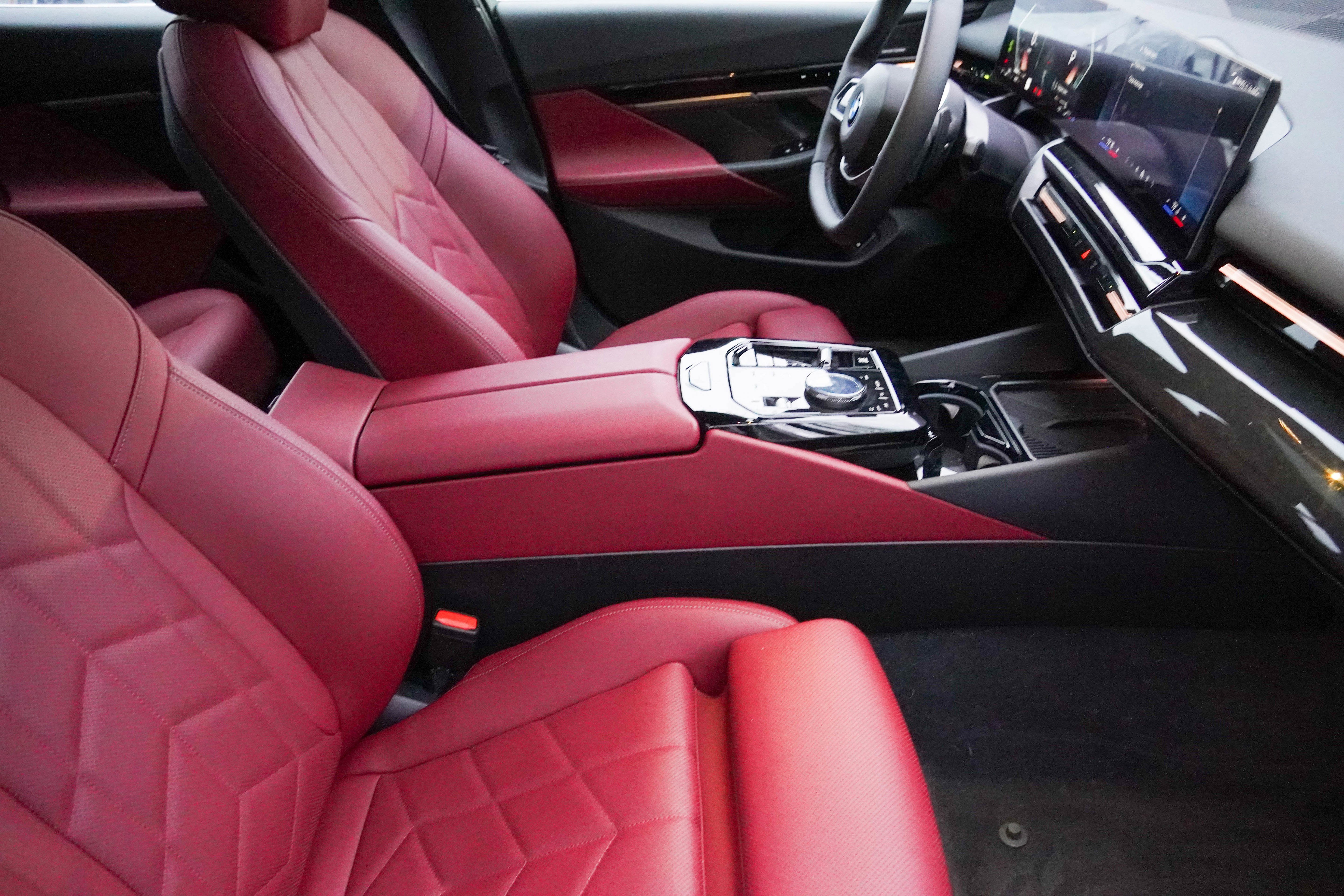 Certified 2026 BMW 530i xDrive image 12