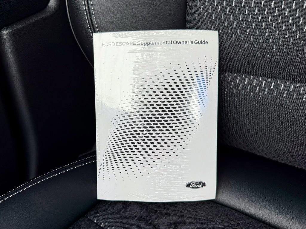 Certified 2025 Ford Escape SE image 36