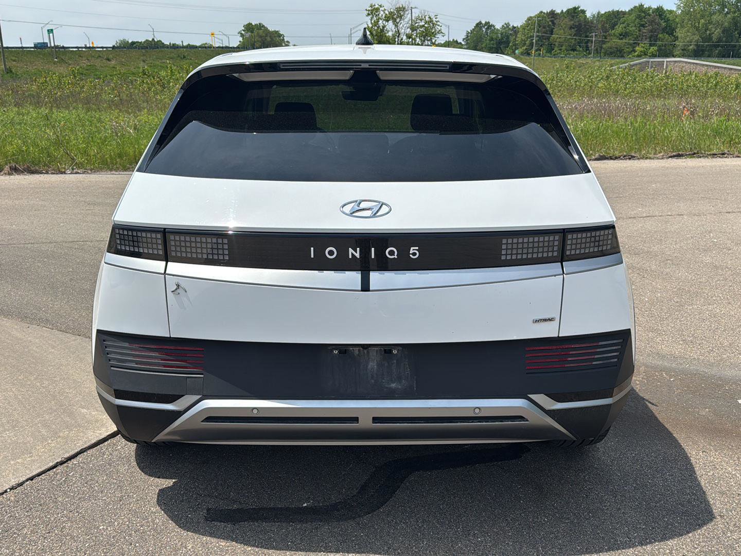 Used 2024 Hyundai Ioniq 5 SE AWD/4WD image 4