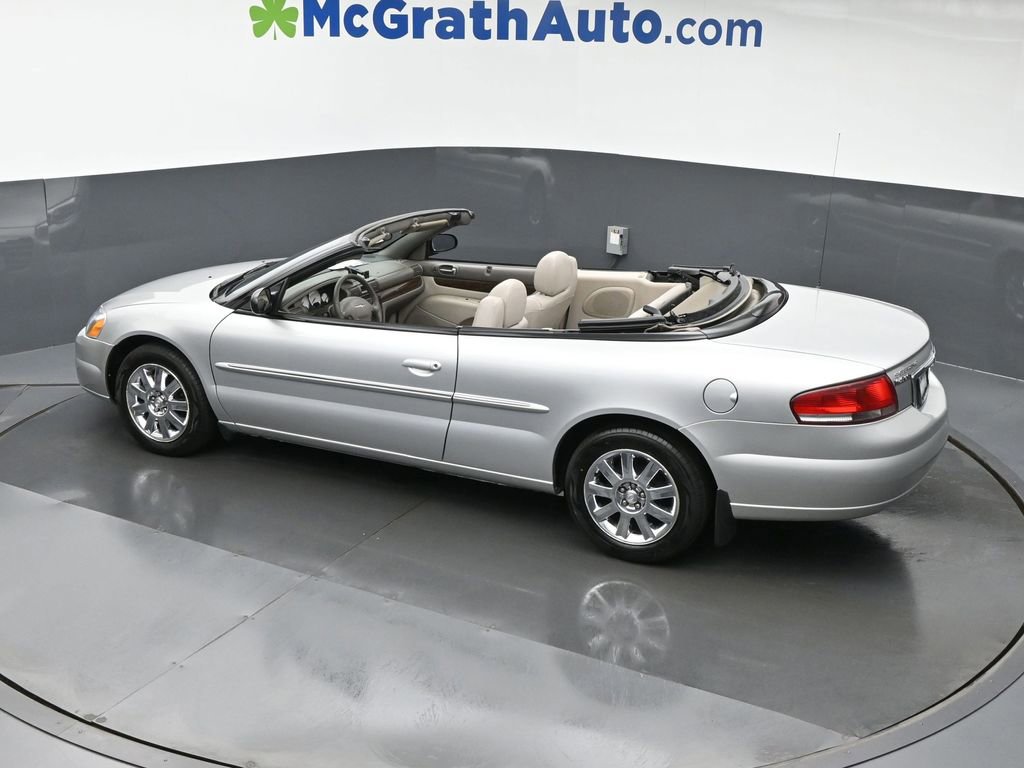 Used 2005 Chrysler Sebring Limited image 19