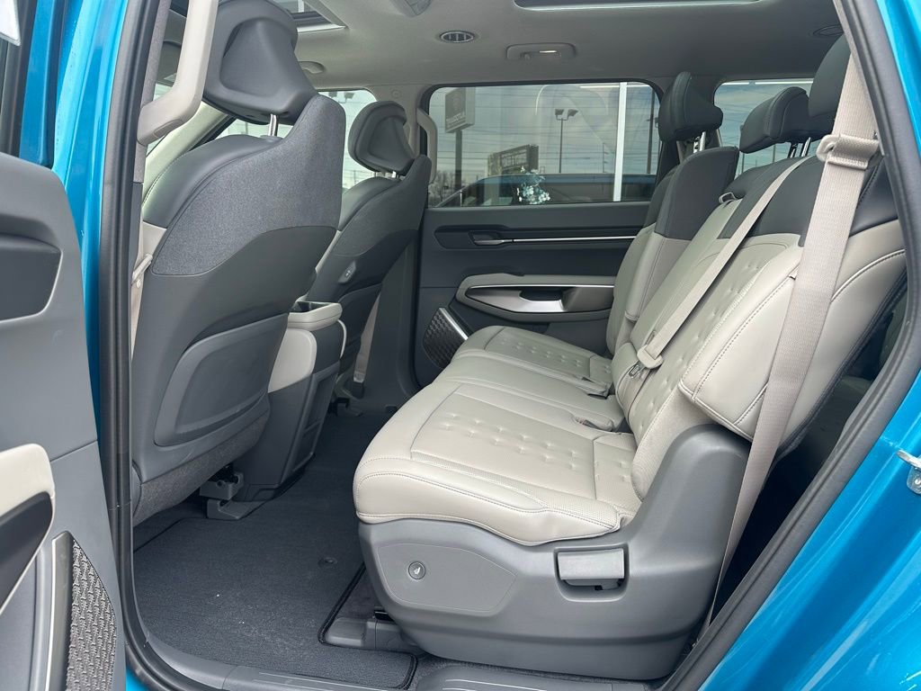 Used 2025 Kia EV9 Wind image 18