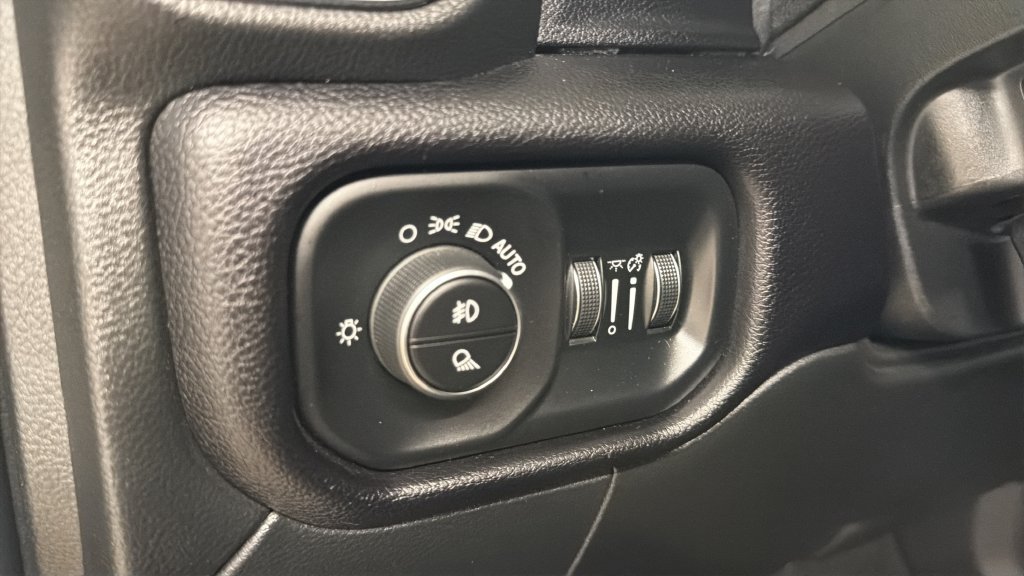 Used 2022 RAM 2500 Laramie AWD/4WD image 12