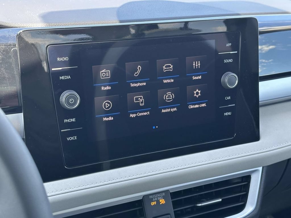 New 2026 Volkswagen Taos SE FWD image 19