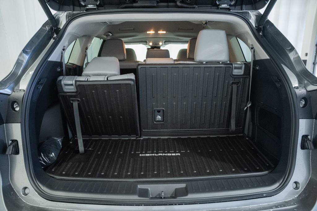New 2026 Toyota Highlander XLE AWD/4WD image 9