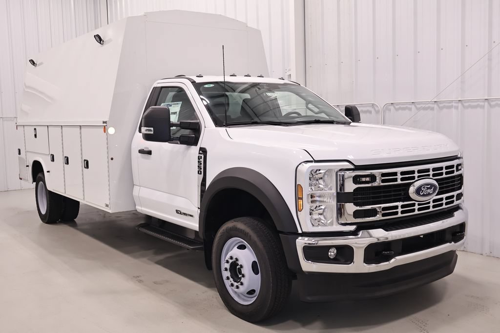 New 2026 Ford F550 4x4 Regular Cab Super Duty image 3