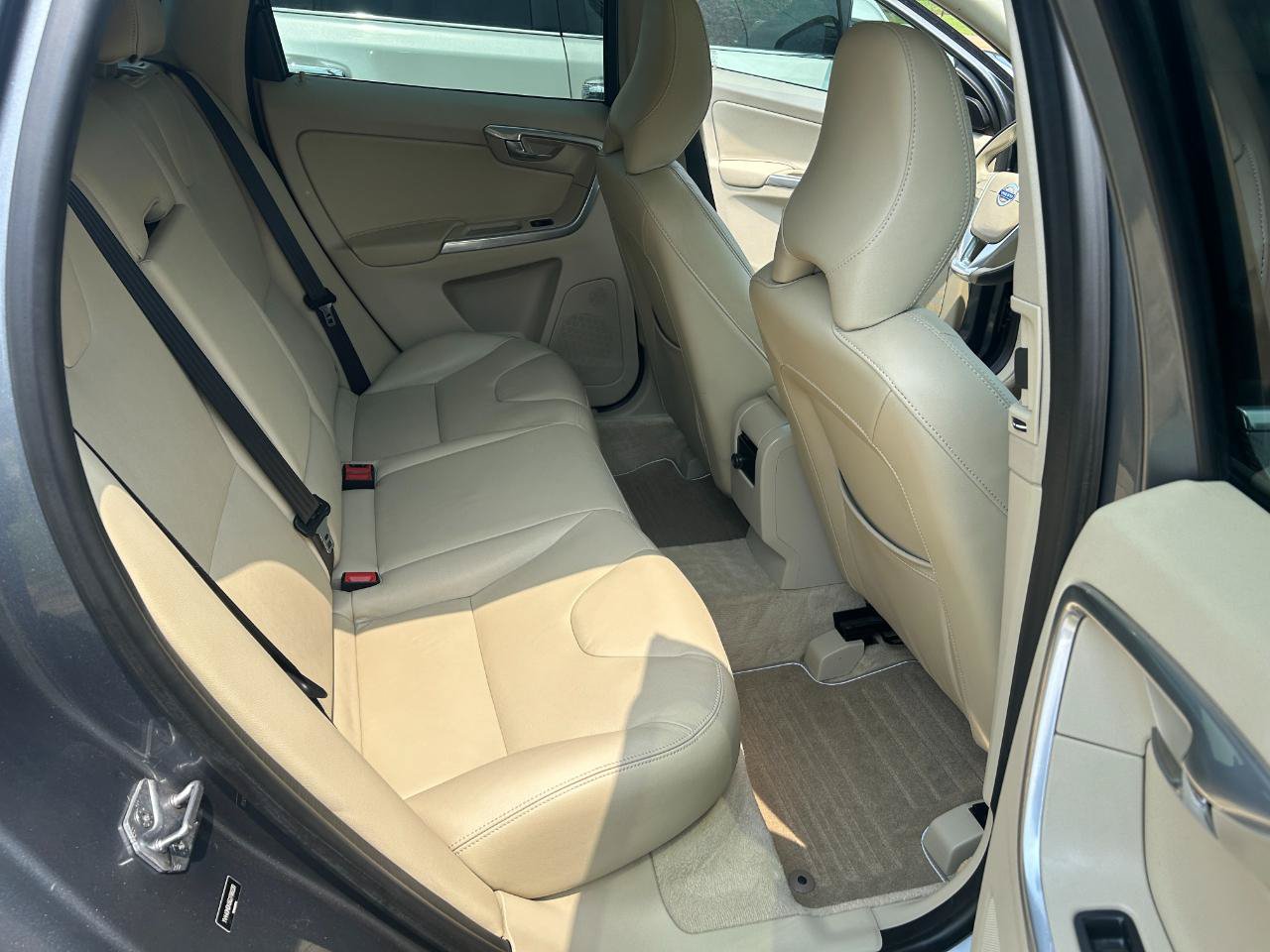 Used 2016 Volvo XC60 T5 Premier FWD image 14