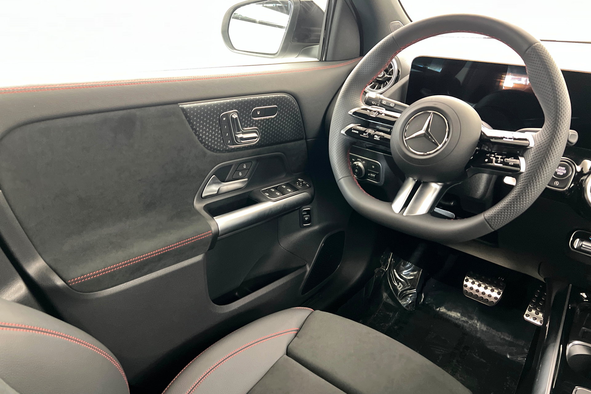 New 2026 Mercedes-Benz GLA 250 4MATIC image 11