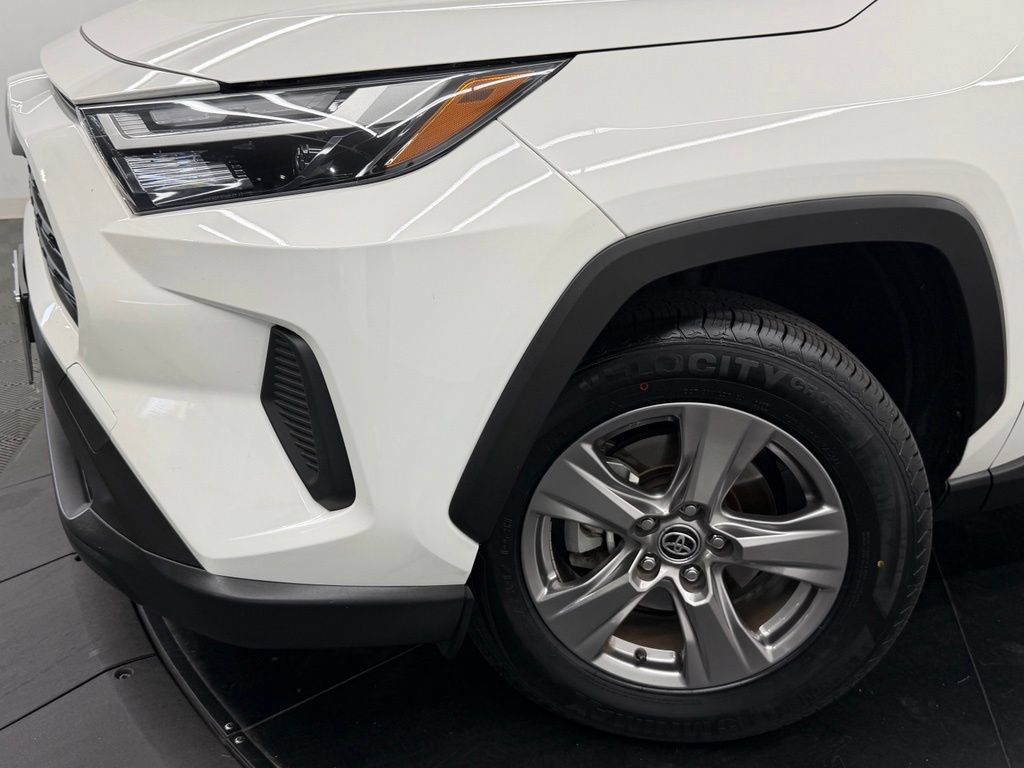Used 2025 Toyota RAV4 XLE FWD image 5