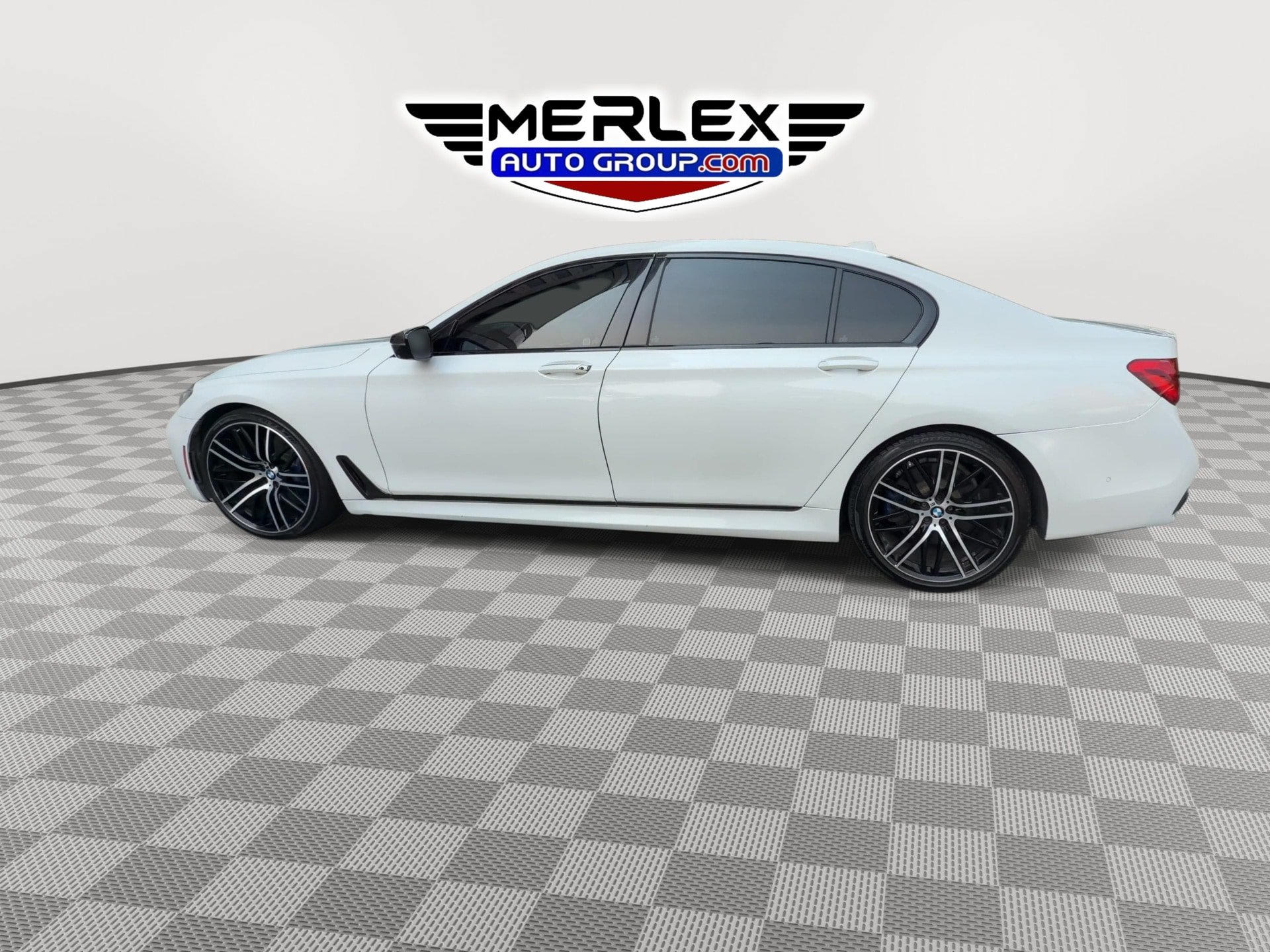 Used 2018 BMW 750i w/ Executive Package RWD image 5