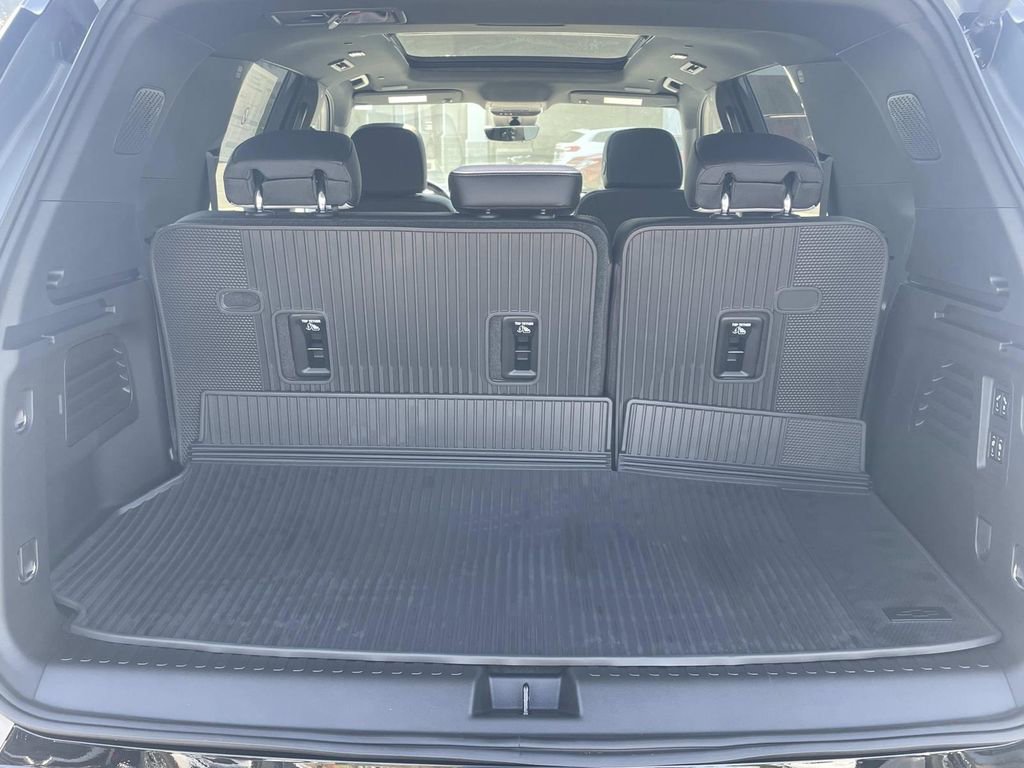 New 2026 Chevrolet Traverse High Country image 13