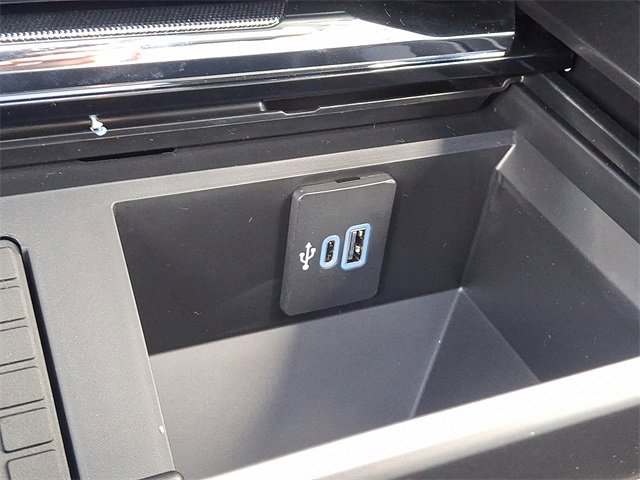 New 2026 Ford F250 Lariat image 17