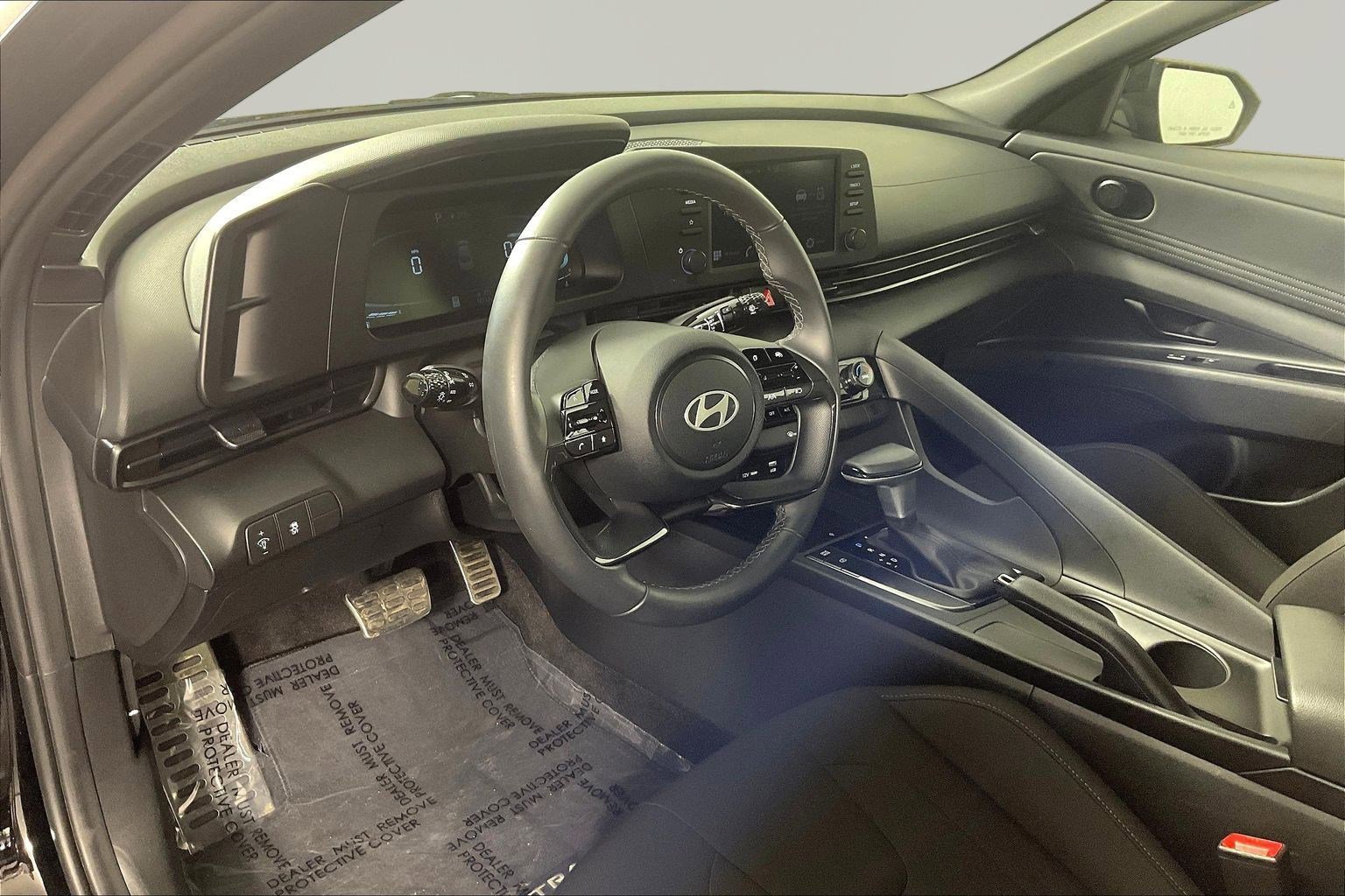 Used 2025 Hyundai Elantra Sport image 16