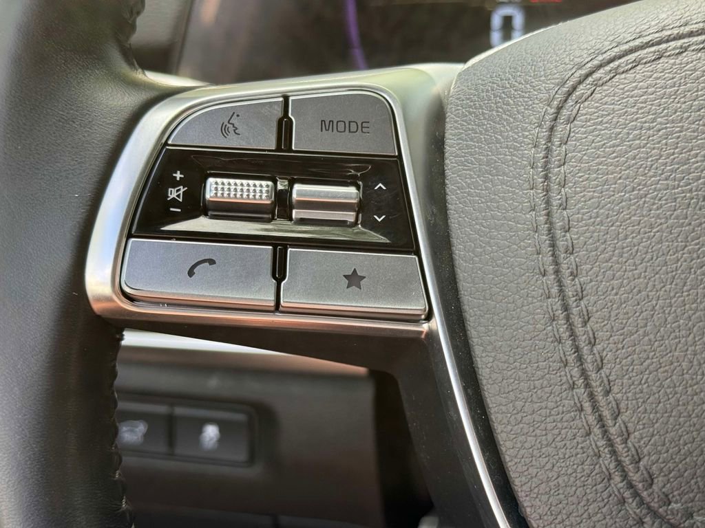 Used 2024 Kia Telluride EX w/ EX Captain's Chair Package image 36