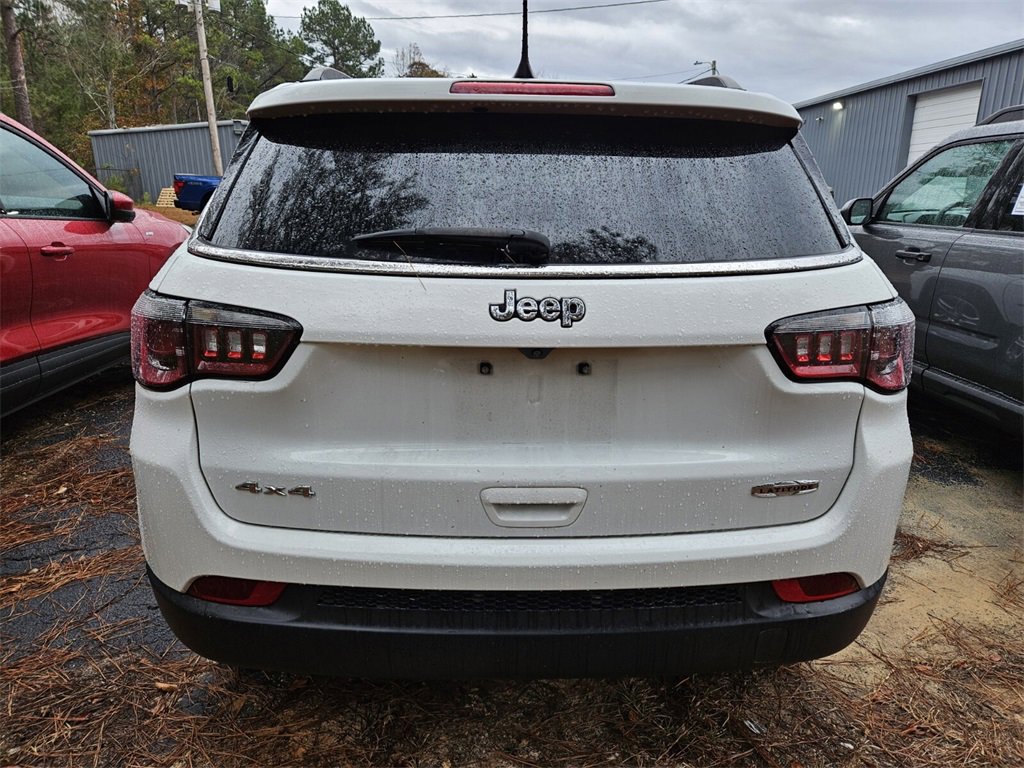 Used 2023 Jeep Compass Latitude w/ Sun and Sound Group image 8