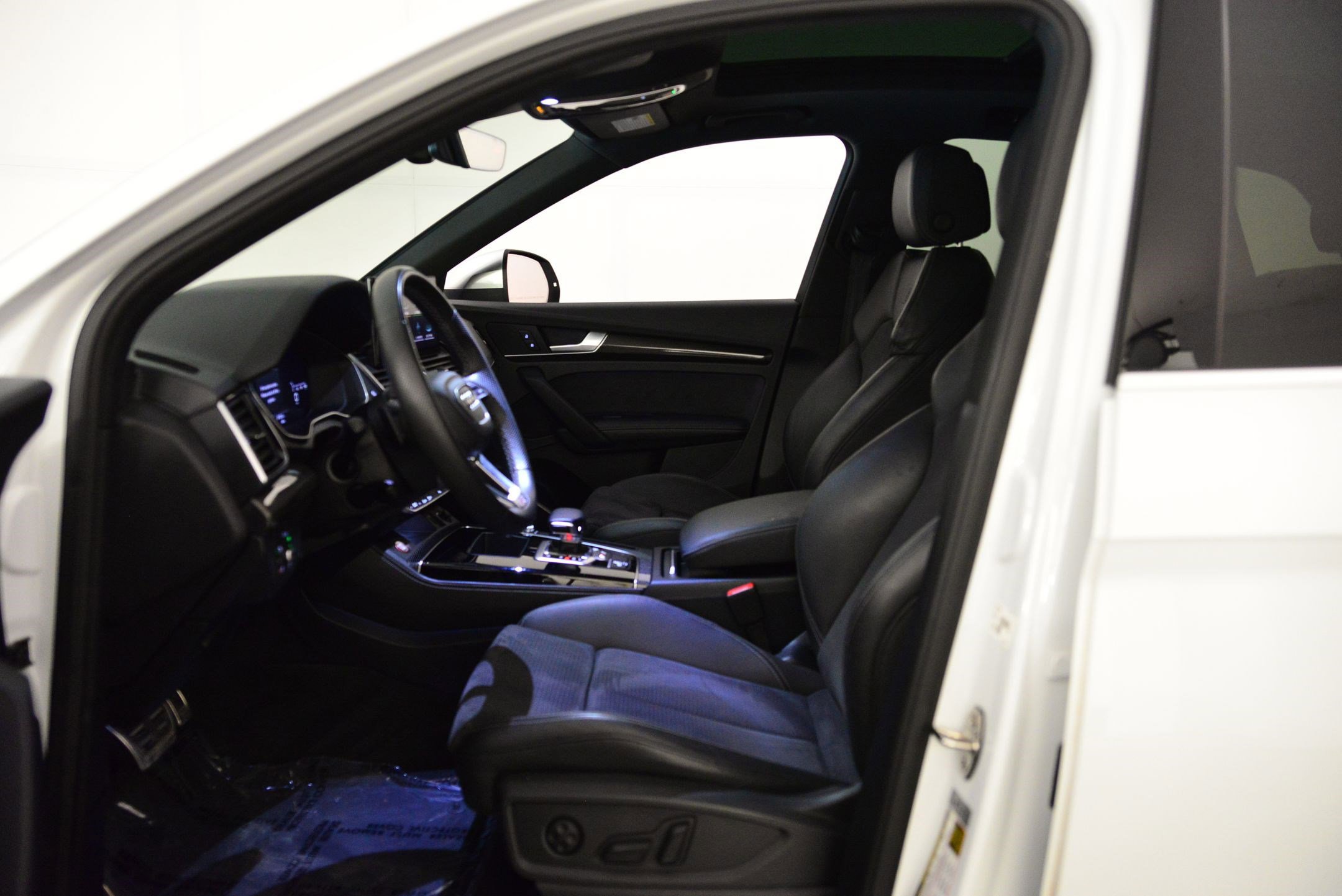 Used 2022 Audi SQ5 Premium Plus w/ Premium Plus Package image 28