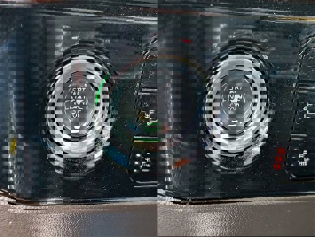 Certified 2024 GMC Sierra 1500 SLT image 18