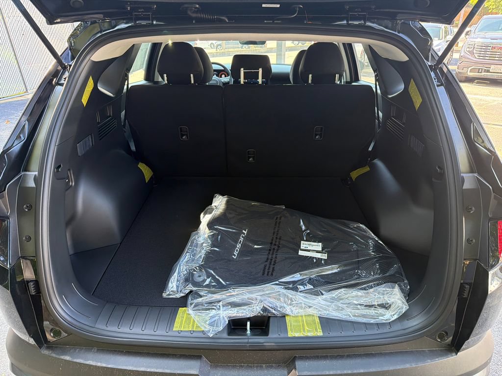 New 2026 Hyundai Tucson Blue SE FWD image 18