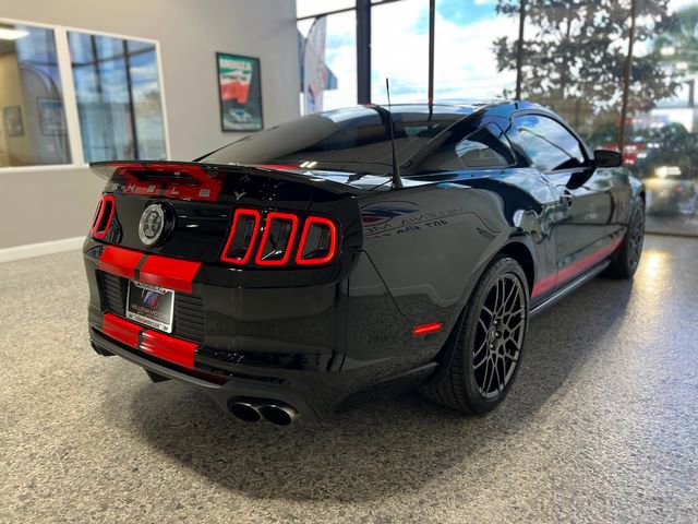Used 2013 Ford Mustang Shelby GT500 RWD image 11
