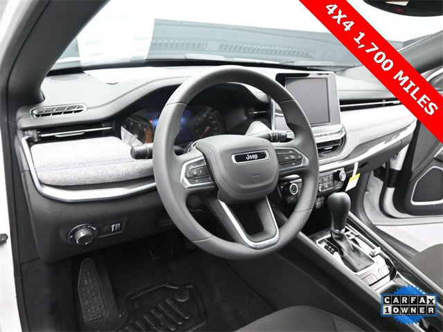 Used 2025 Jeep Compass Sport image 23