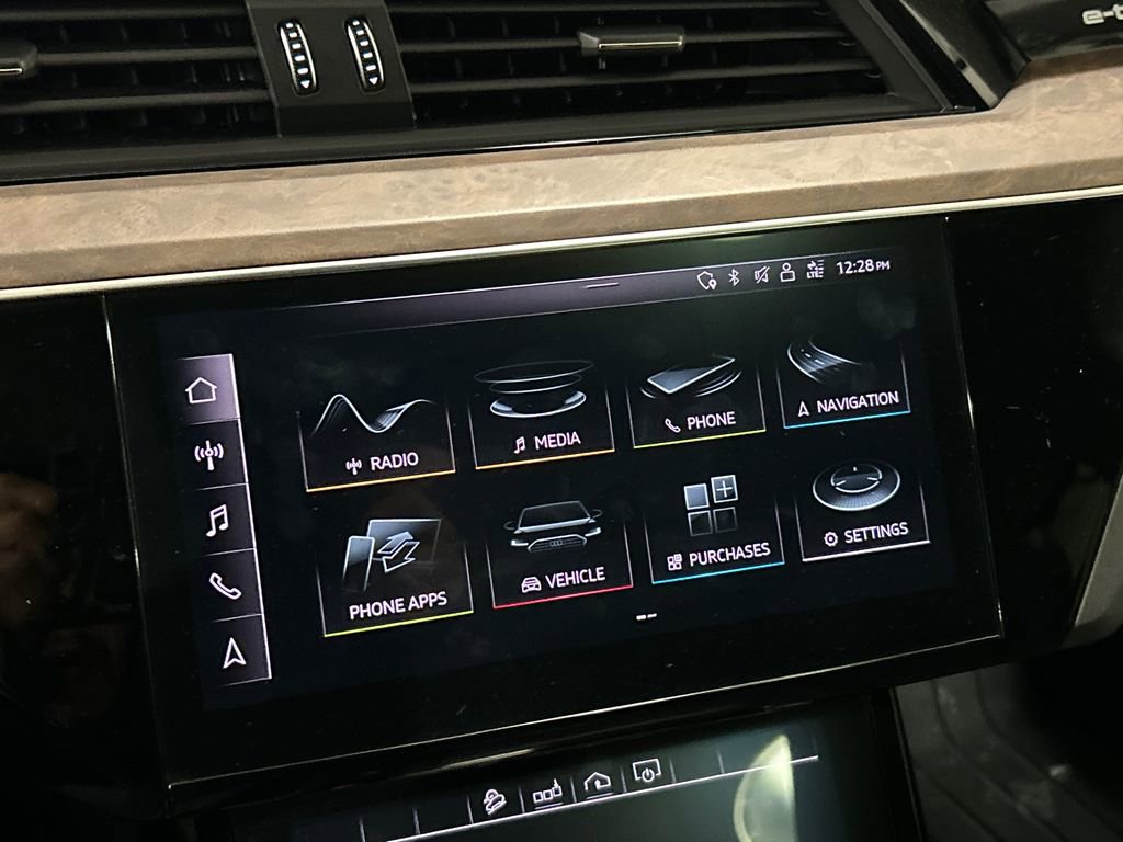 Used 2019 Audi e-tron Premium Plus image 16