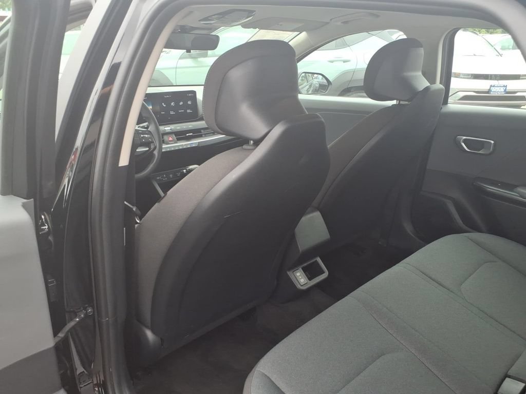 Used 2025 Kia K4 FWD image 9