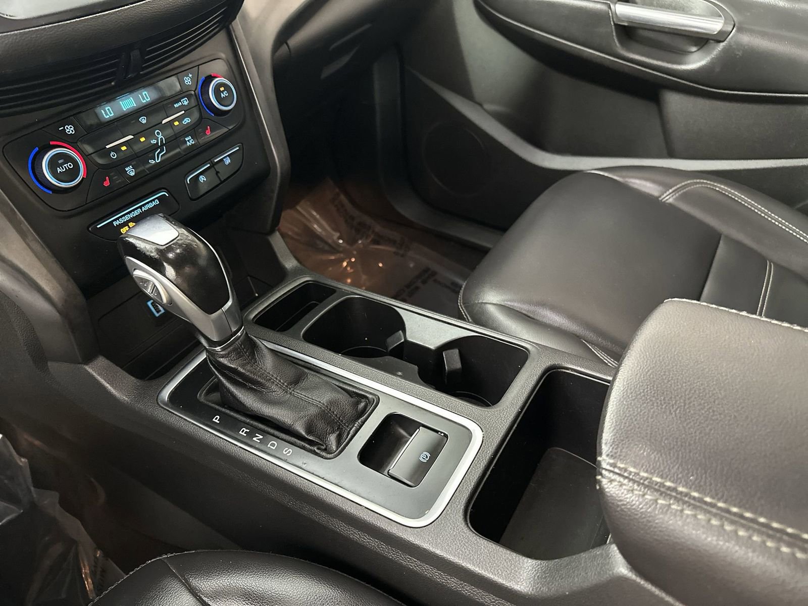 Used 2019 Ford Escape SEL image 25