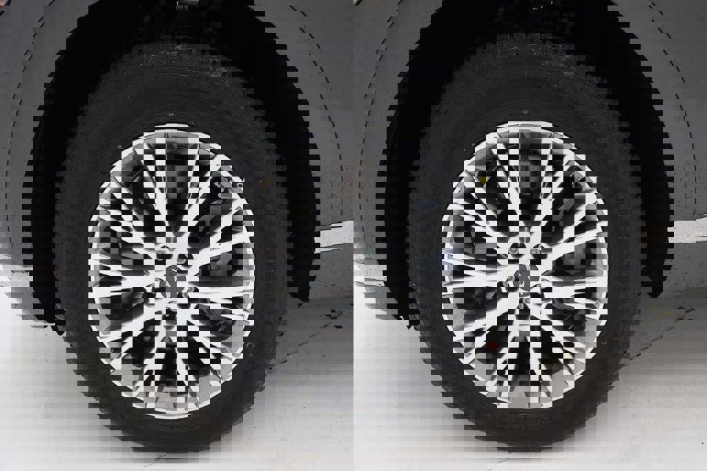 Used 2024 Genesis GV80 2.5T image 9