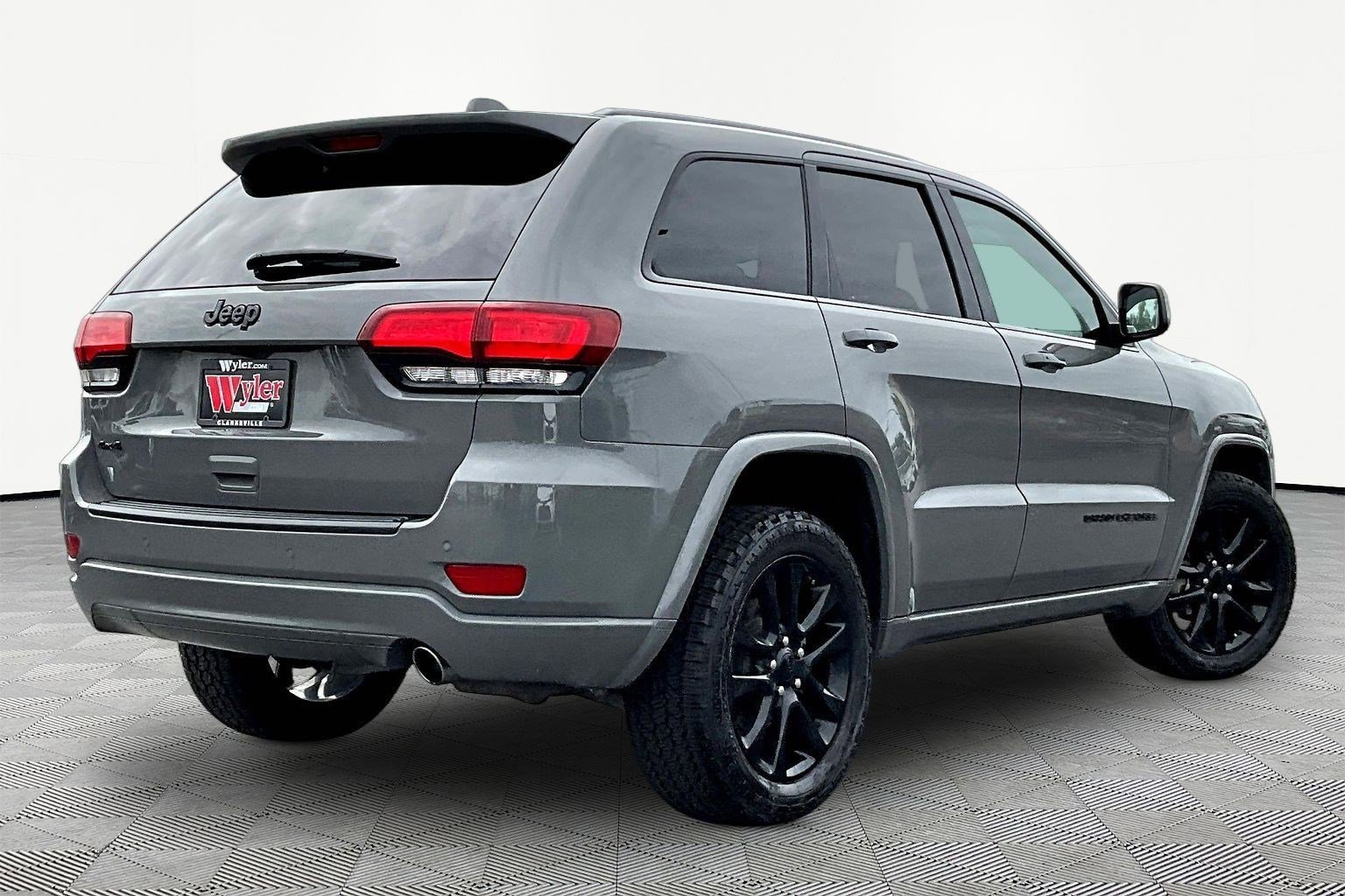 Used 2019 Jeep Grand Cherokee Altitude AWD/4WD image 6