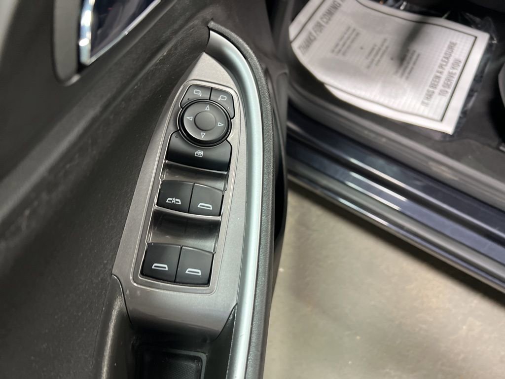 Used 2023 Chevrolet Malibu LT FWD image 22