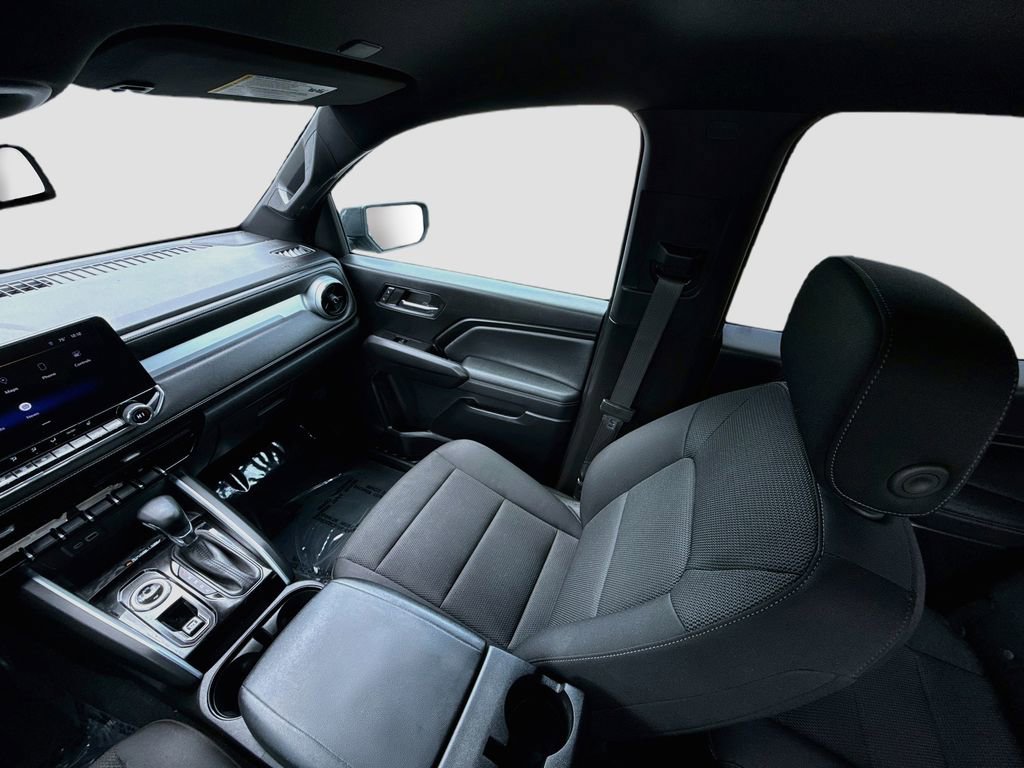 Used 2024 Chevrolet Colorado LT w/ LT Convenience Package II AWD/4WD image 23